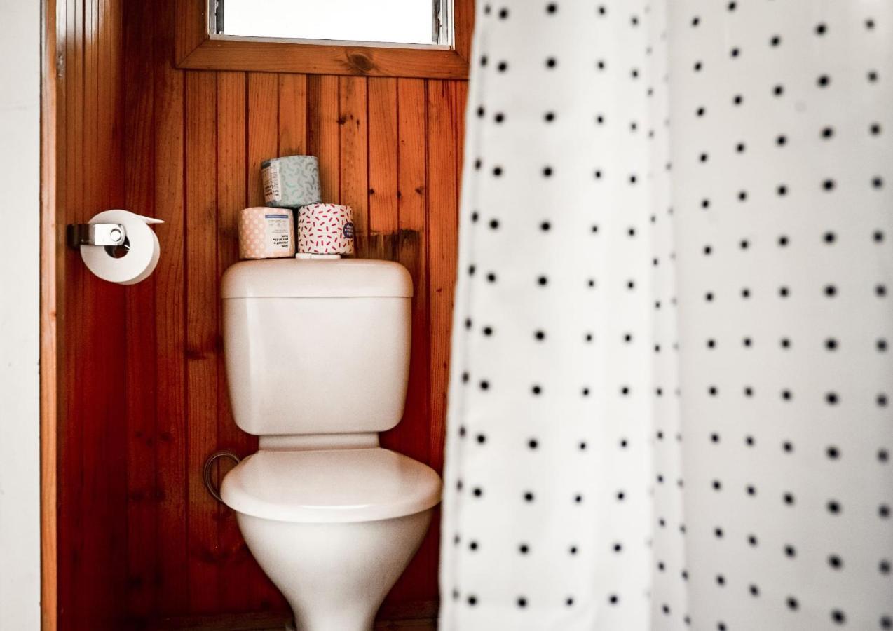 East Lake Travellers Lodge Джиндабайн Екстериор снимка