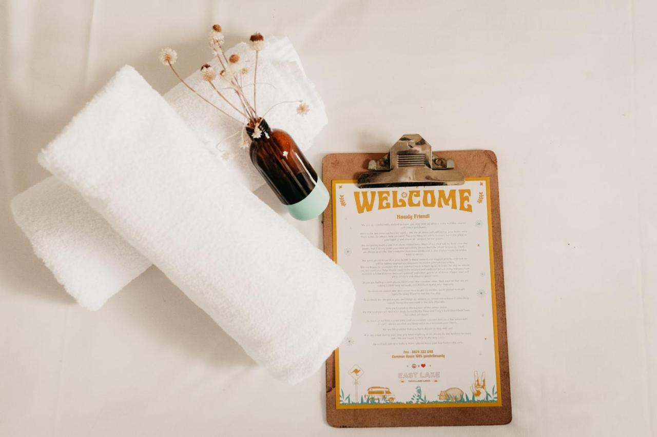 East Lake Travellers Lodge Джиндабайн Екстериор снимка