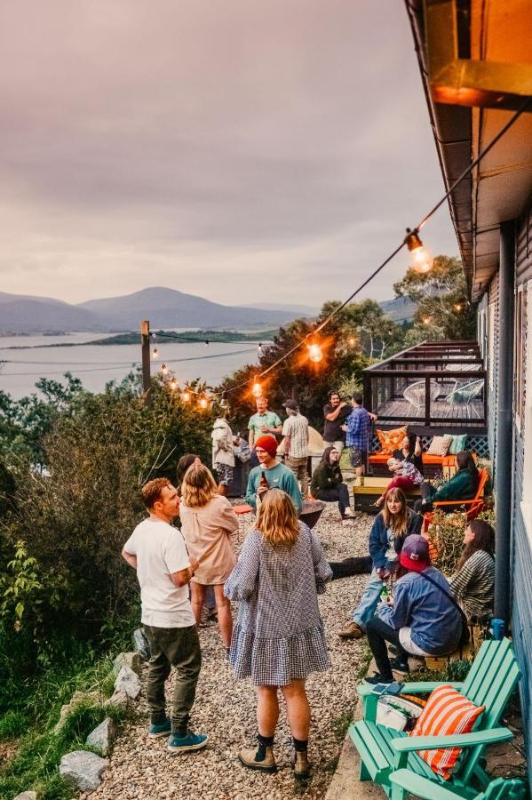 East Lake Travellers Lodge Джиндабайн Екстериор снимка